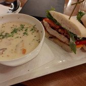 Earls Kitchen + Bar - Chilliwack